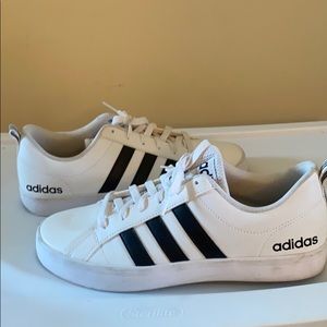 Size 8 (8.5 in my opinion) 3 stripe Adidas shoes